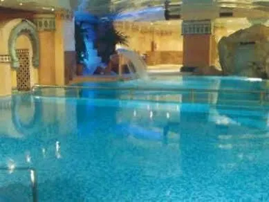 מלון Puerto De Nieves 4*