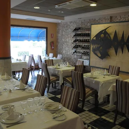 Puerto De Nieves מלון 4*