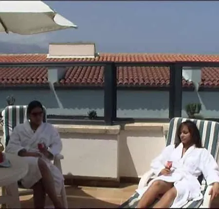 Puerto De Nieves מלון אגאטה