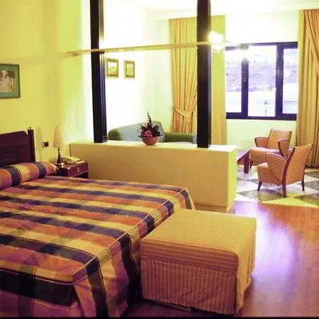 Puerto De Nieves Hotell 4*